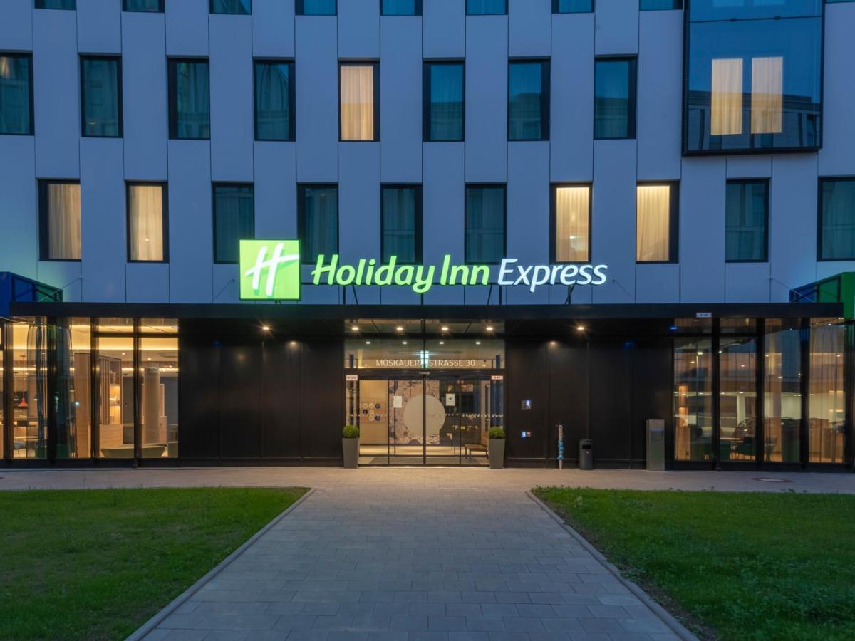 Holiday Inn Express Dusseldorf - Hauptbahnhof, An Ihg Hotel Εξωτερικό φωτογραφία